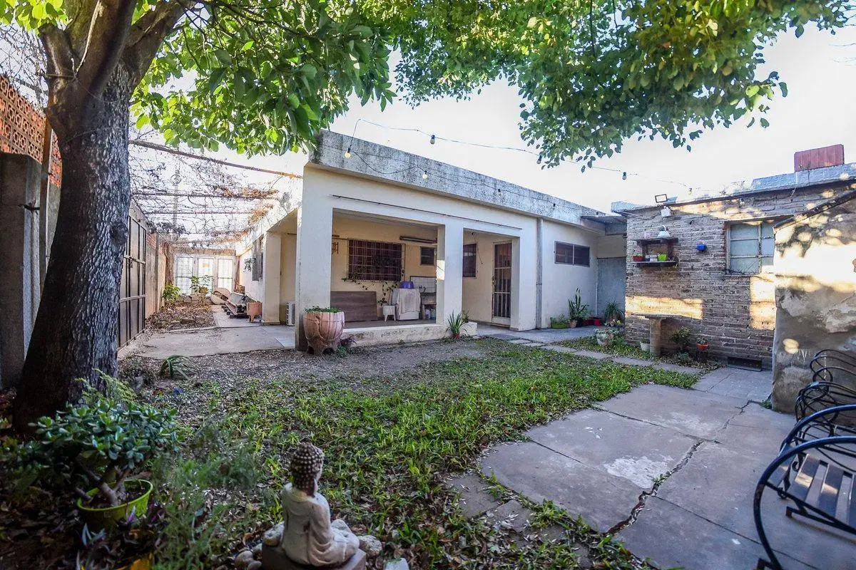 OPORTUNIDAD ! CASA A LA VENTA EN BARRIO INDUSTRIAL 4