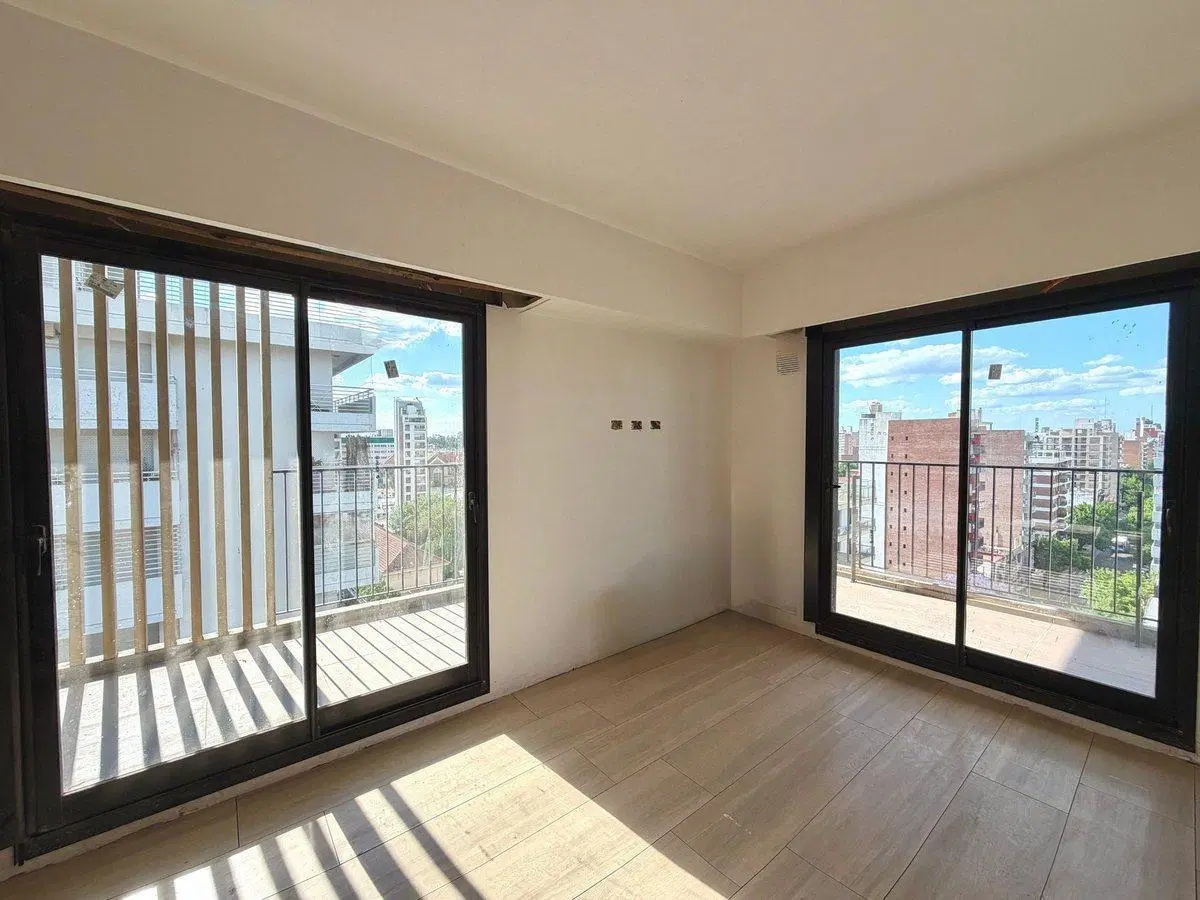 VENTA. PISO EXCLUSIVO 3 DORMITORIOS. BARRIO ABASTO 3