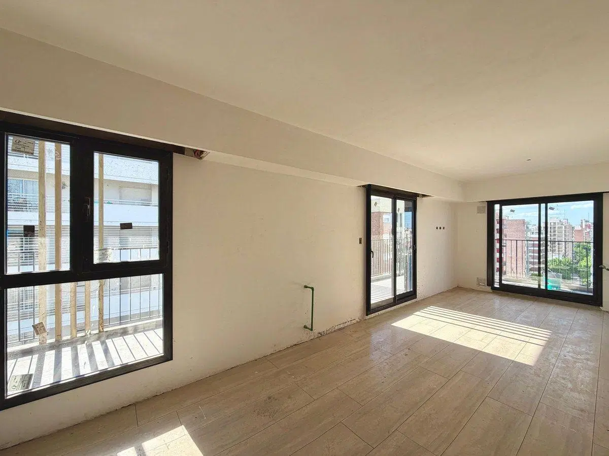 VENTA. PISO EXCLUSIVO 3 DORMITORIOS. BARRIO ABASTO 2