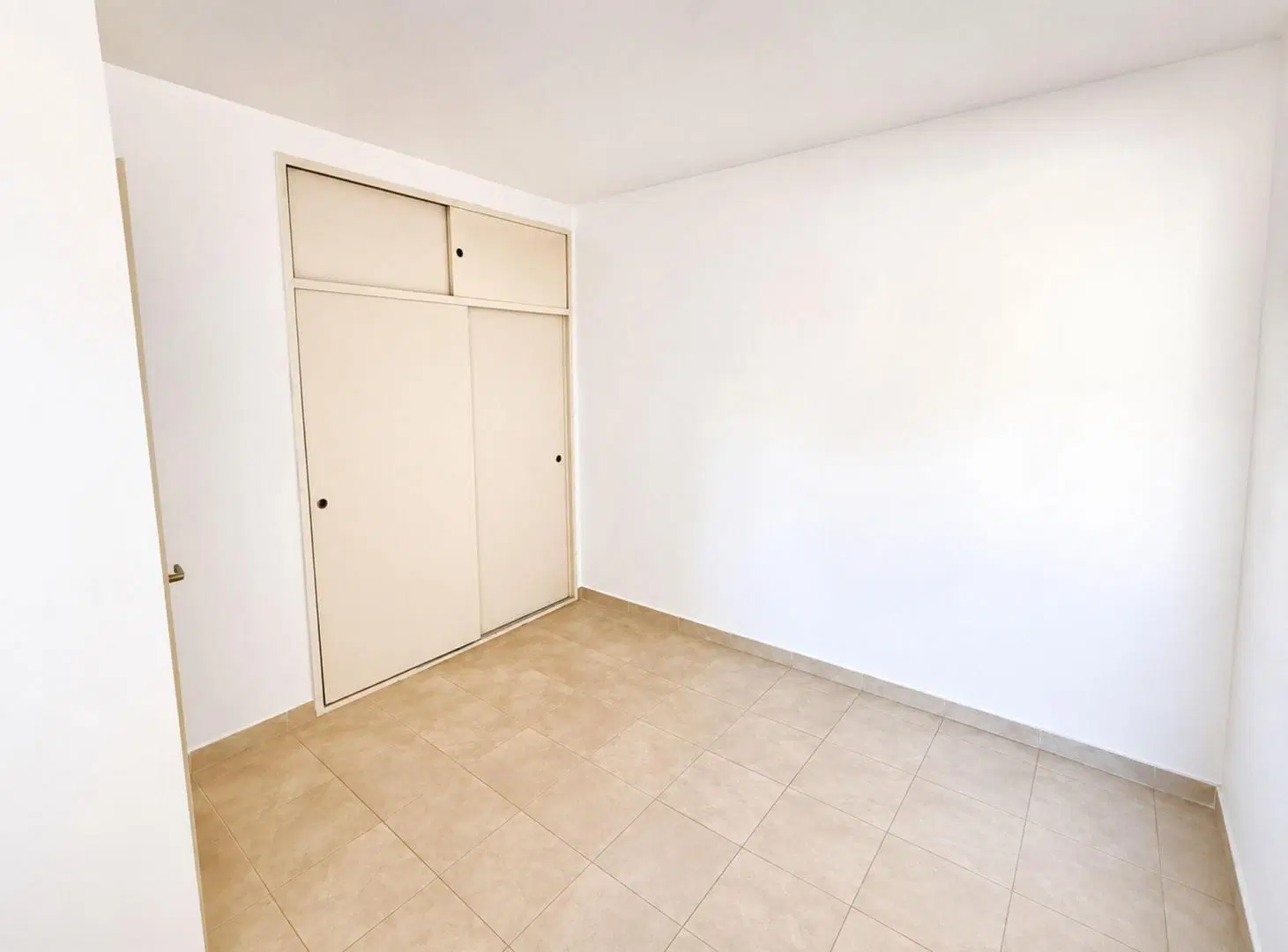 DEPARTAMENTO EN VENTA - ABASTO 2