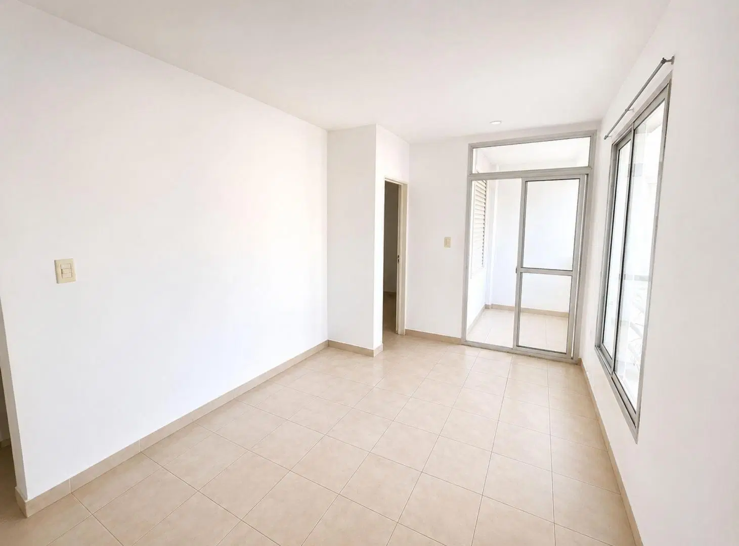 DEPARTAMENTO EN VENTA - ABASTO 4