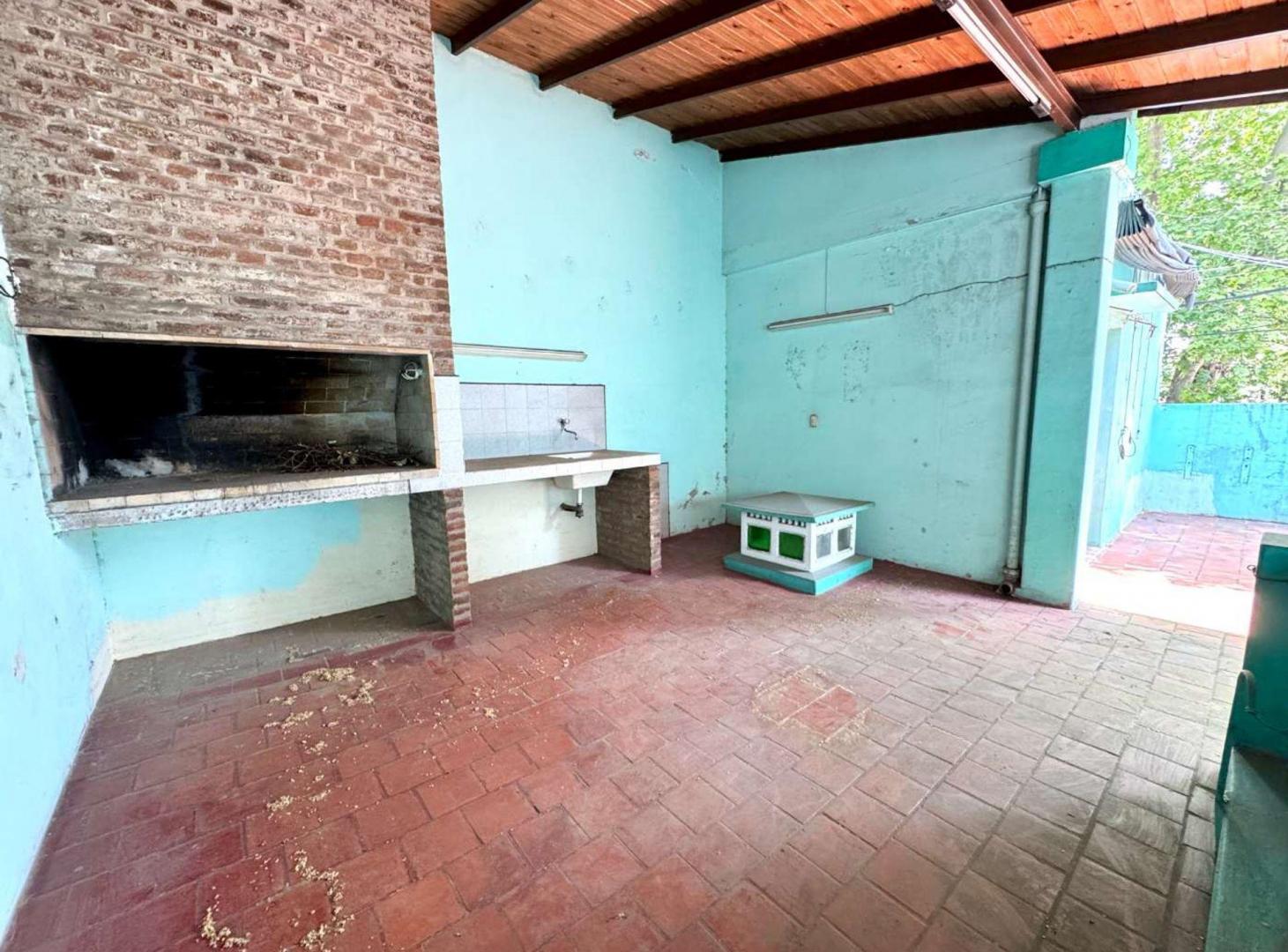 Foto de CASA EN VENTA CON TERRAZA, QUINCHO. GRAN POTENCIAL, imagen 5
