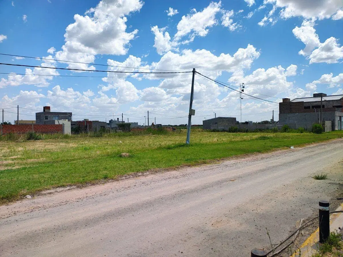 Lote en venta sobre Avenida. Pto Gral San Martín 3