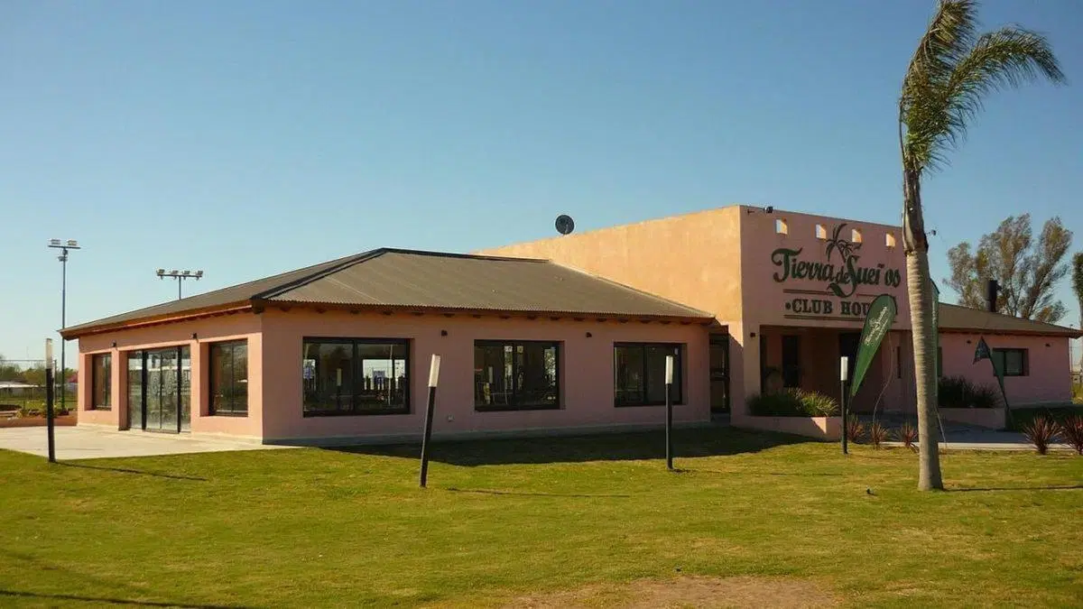 Lote en venta sobre Avenida. Pto Gral San Martín 2