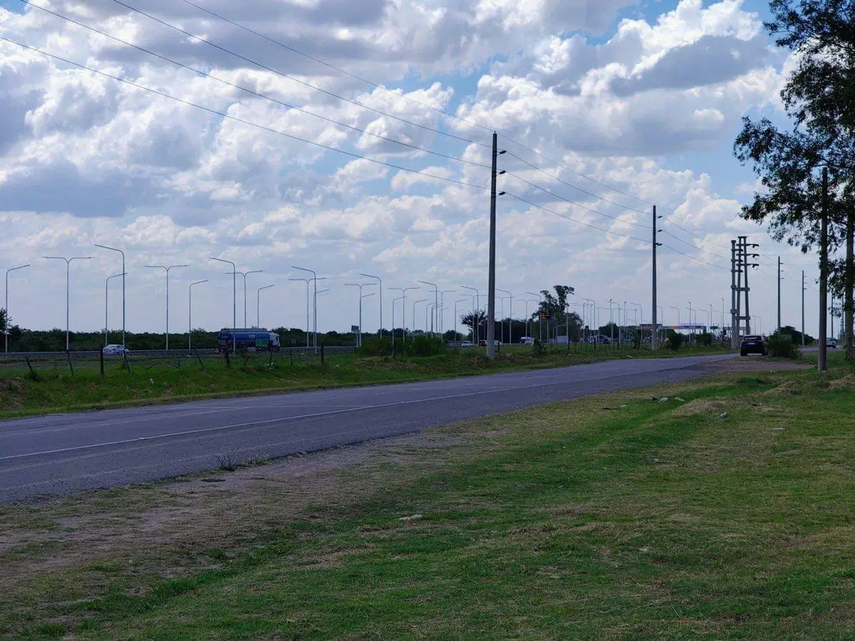 Venta 3 lotes 2200m2 Uso Comercial . Financiación 2
