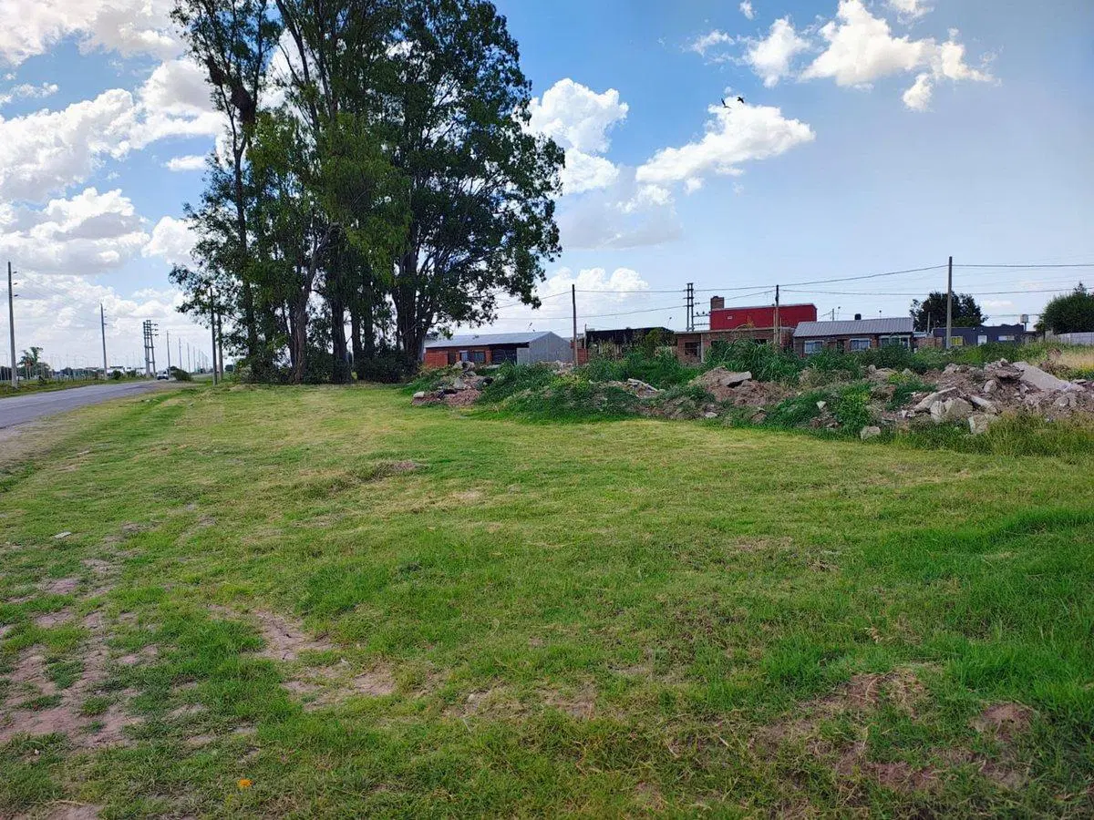Venta 3 lotes 2200m2 Uso Comercial . Financiación 4