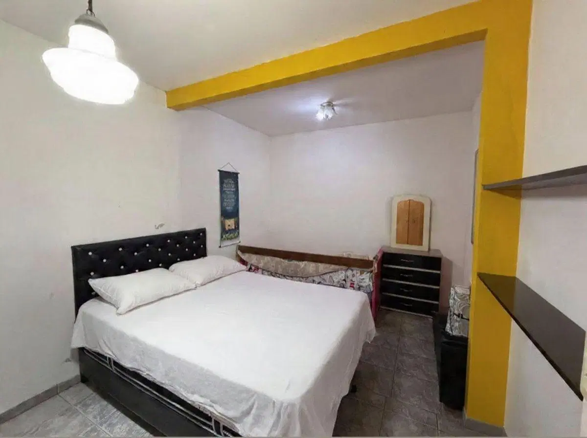 CASA EN VENTA 2 DORMITORIOS, COCHERA FISHERTON 2