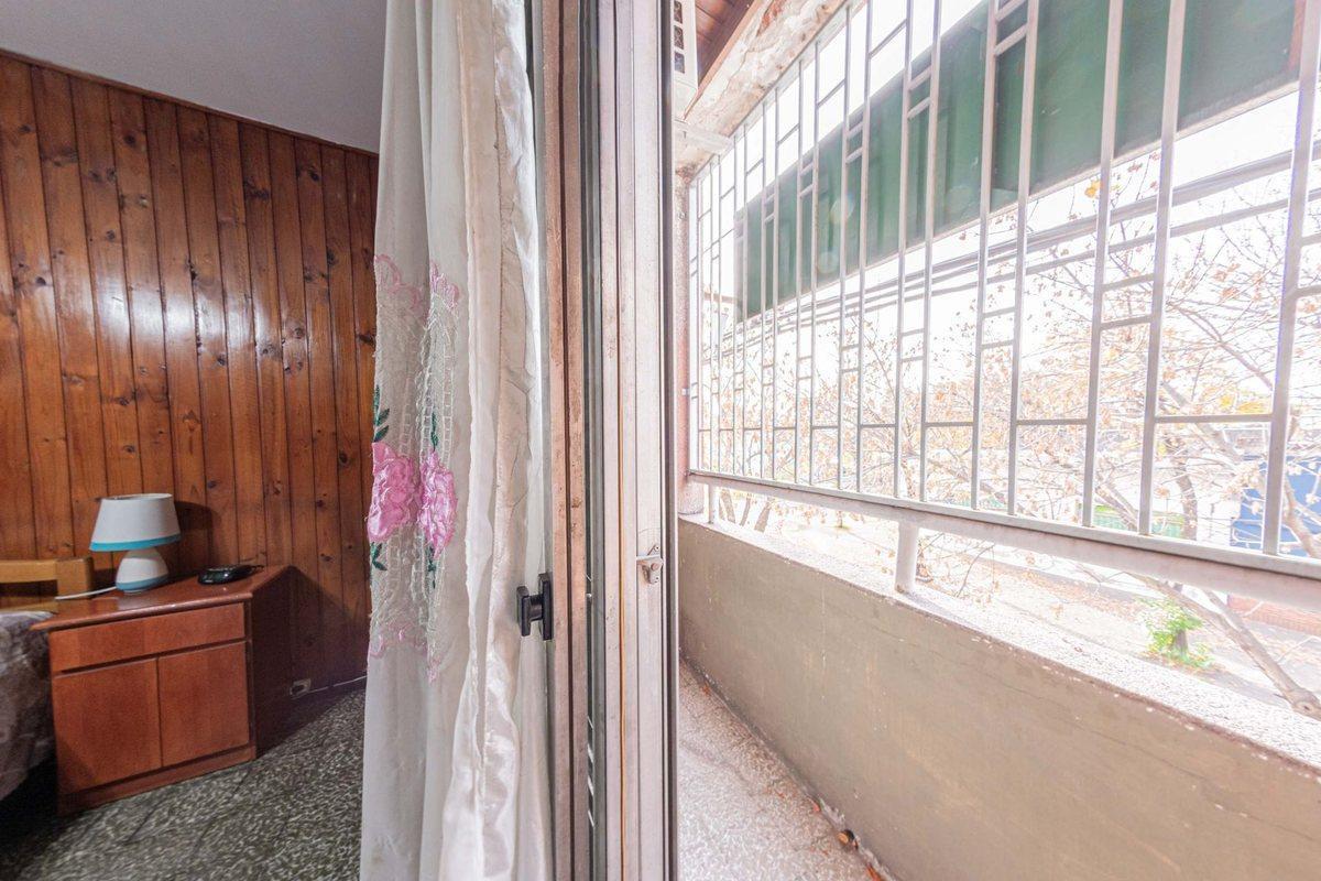 Foto de VENTA - CASA de 2 DORMITORIOS con COCHERA, imagen 3
