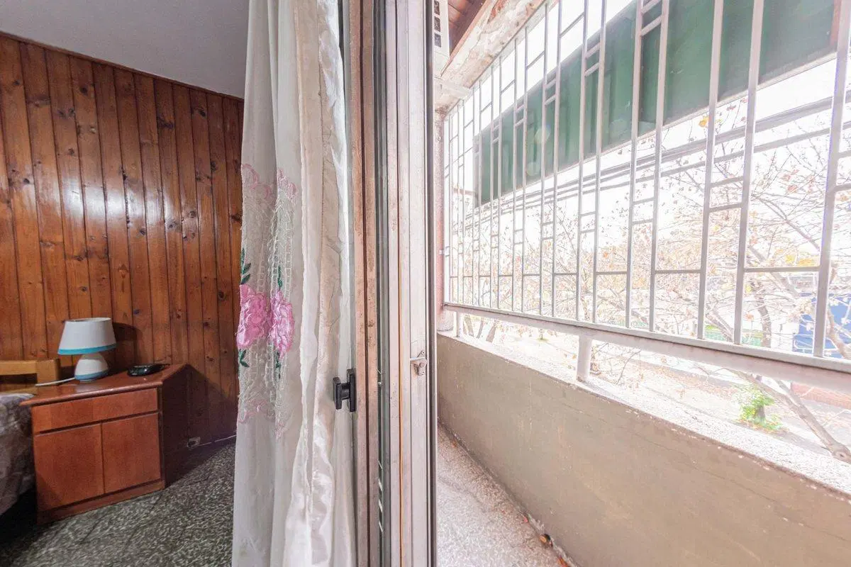 VENTA - CASA DE 2 DORMITORIOS CON COCHERA 3