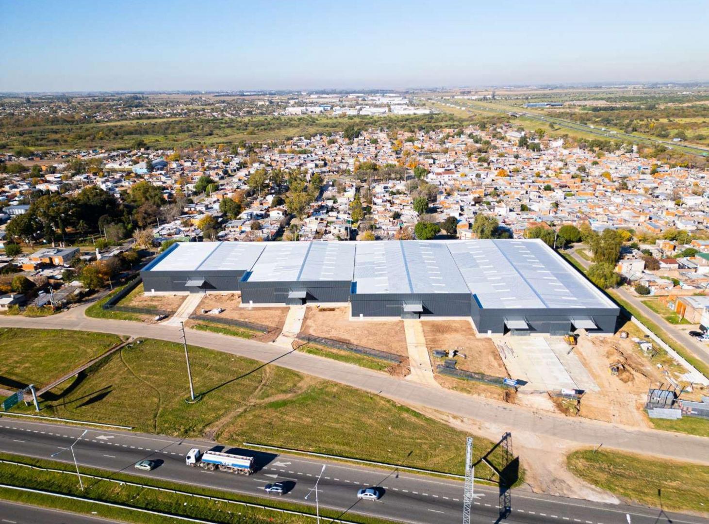 NAVE INDUSTRIAL CIRCUNVALACION AUTOPISTA VENTA
