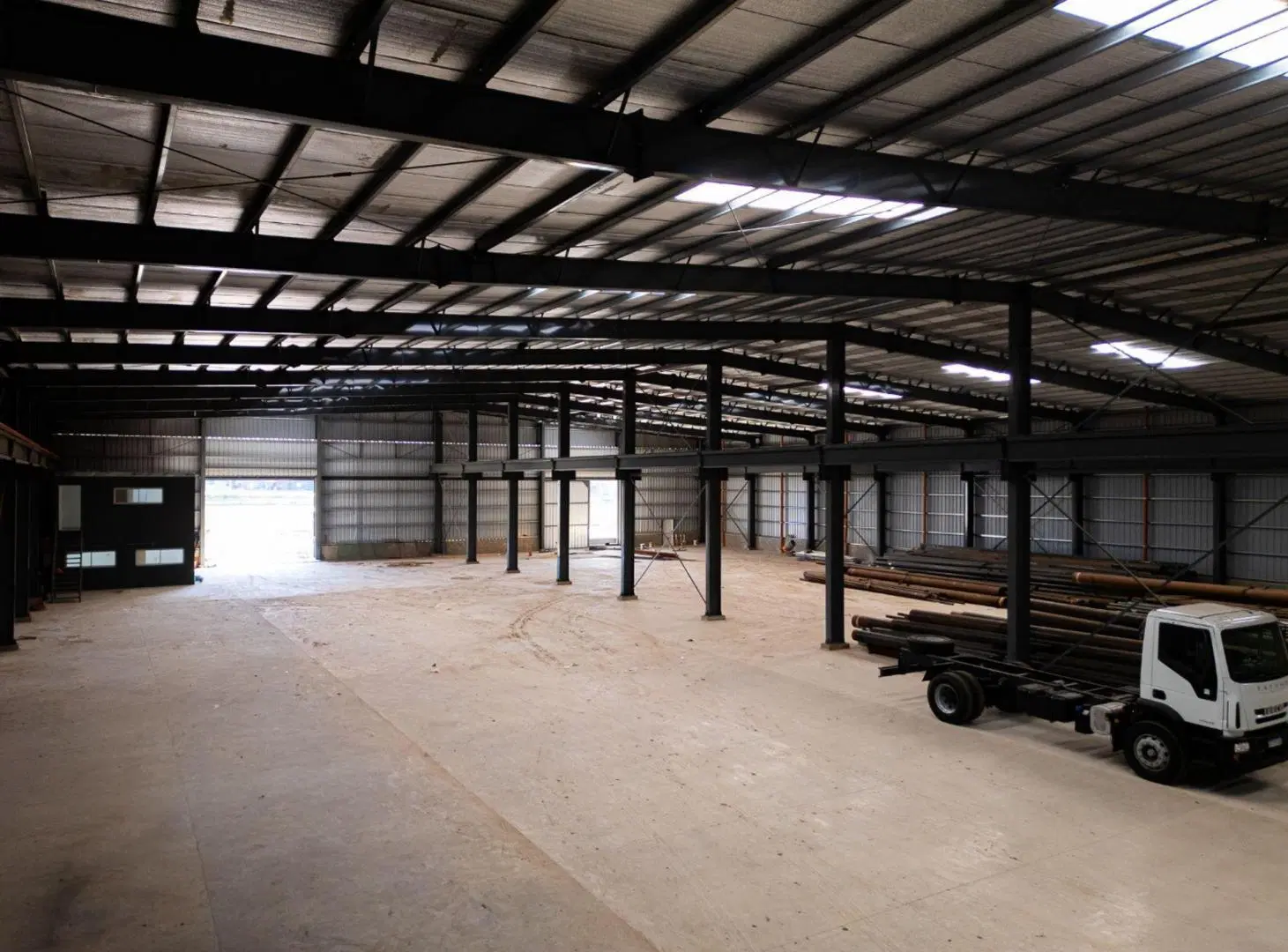 NAVE INDUSTRIAL CIRCUNVALACION AUTOPISTA  VENTA 5