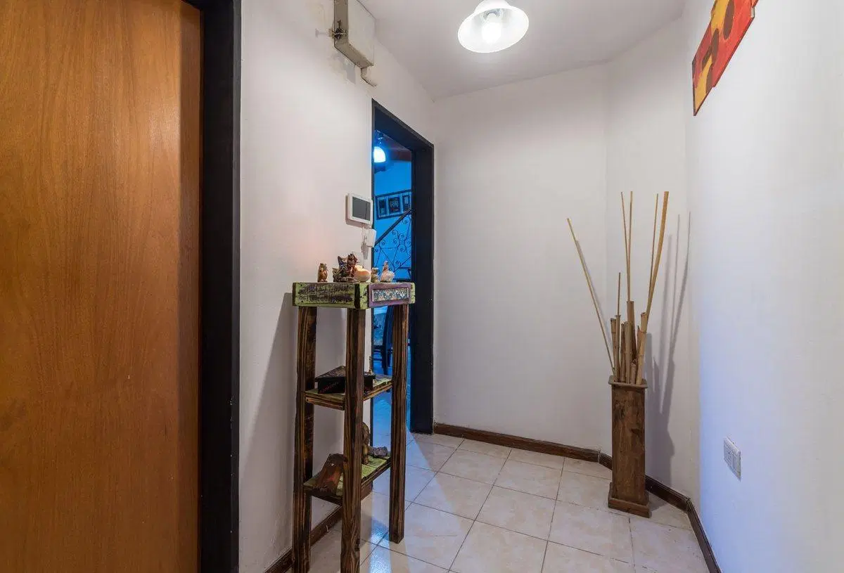 Casa de 3 dormitorios con suite, quincho y patio 3