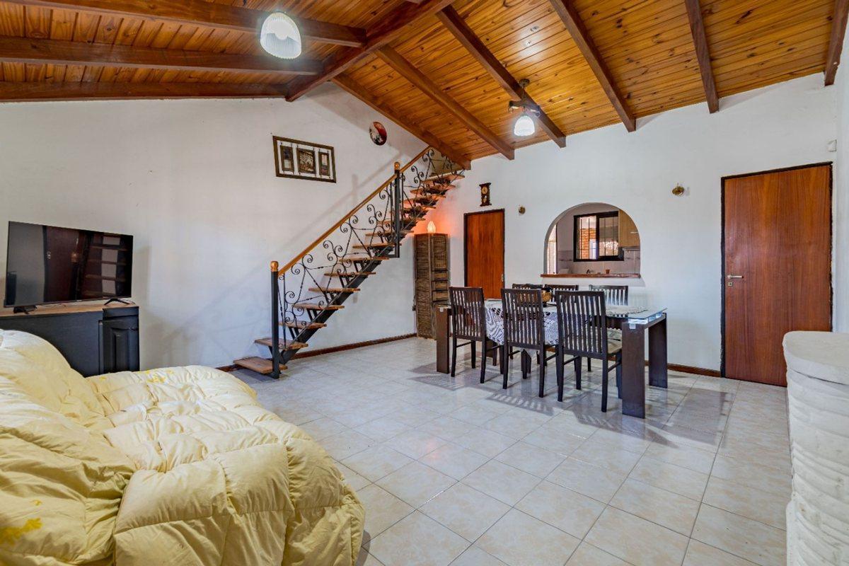 Casa de 3 dormitorios con suite, quincho y patio