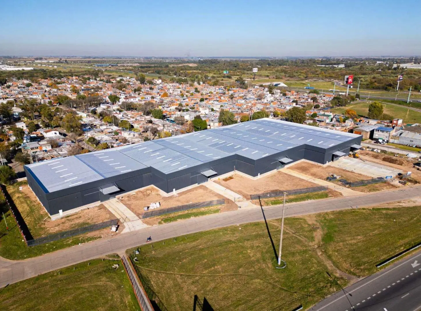NAVE INDUSTRIAL CIRCUNVALACION AUTOPISTA  ALQUILER 3