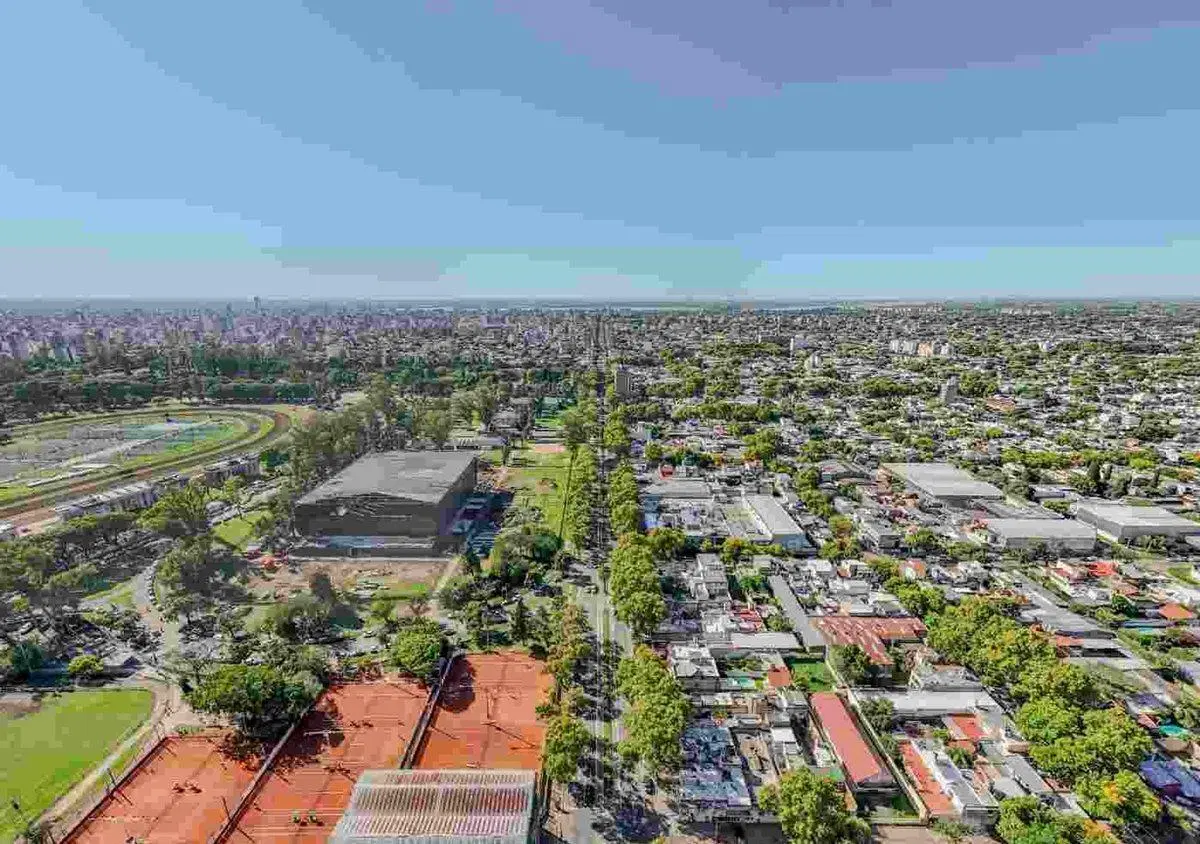 LOTE SOBRE BOULEVARD CON VISTA AL PARQUE EN VENTA 5