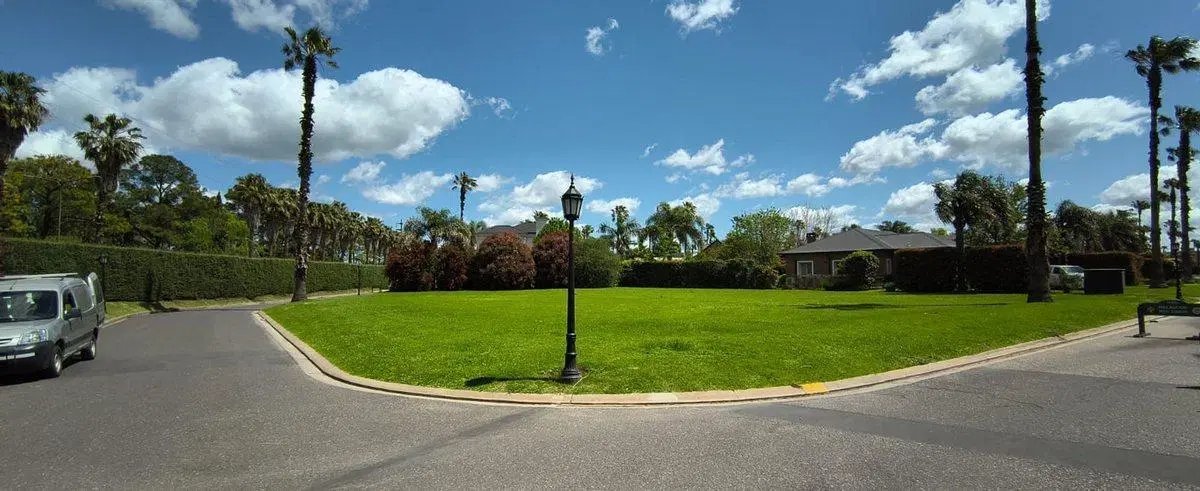 Venta Lote Esquina San Marino Funes Hills 1164 m2 4