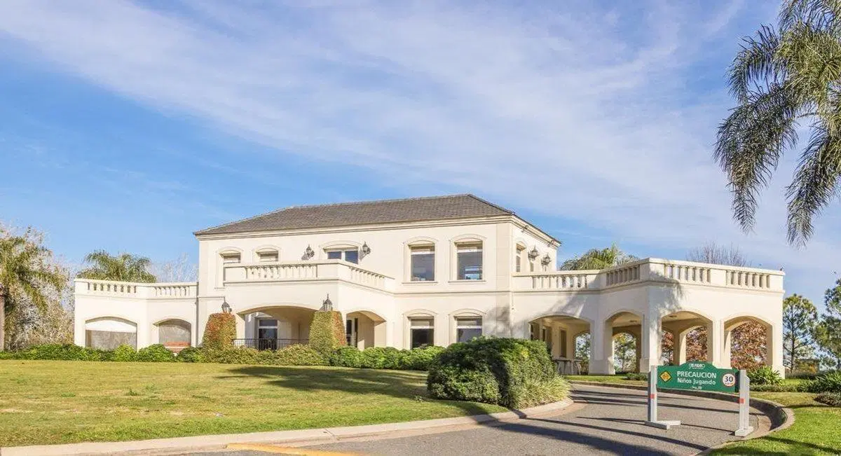Venta Lote Esquina San Marino Funes Hills 1164 m2 5