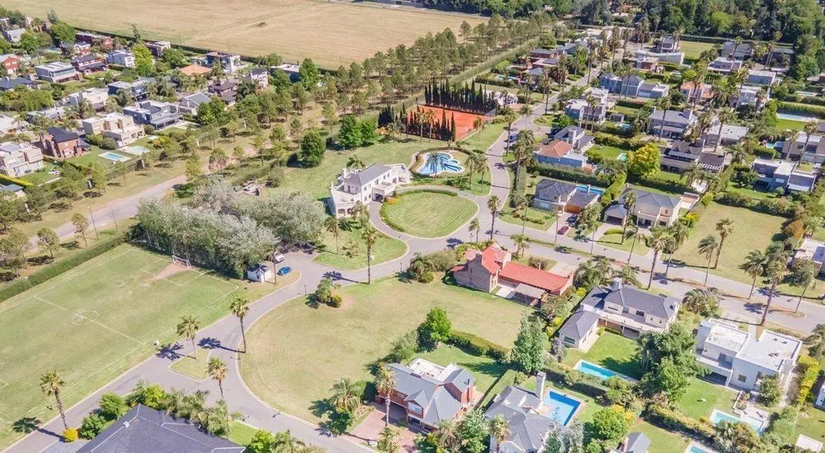 Venta Lote Esquina San Marino Funes Hills 1164 m2 8