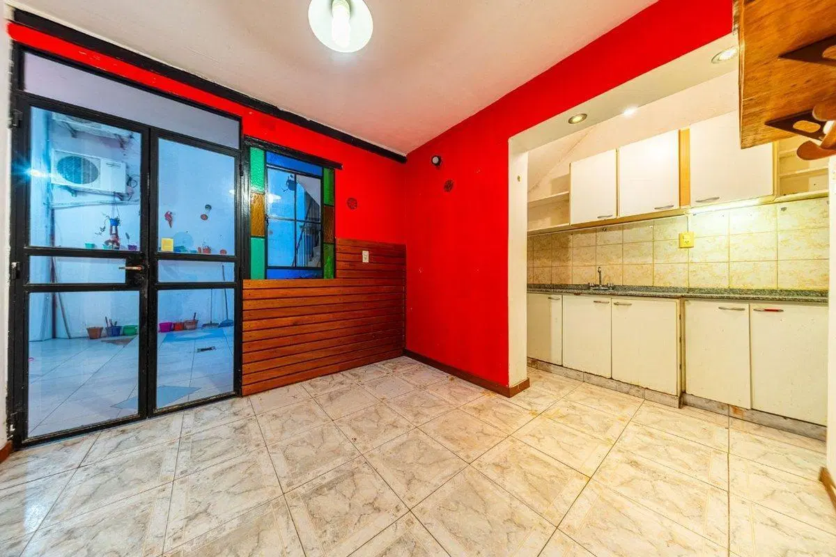 VENTA CASA DE PASILLO 2 DORMITORIOS 3