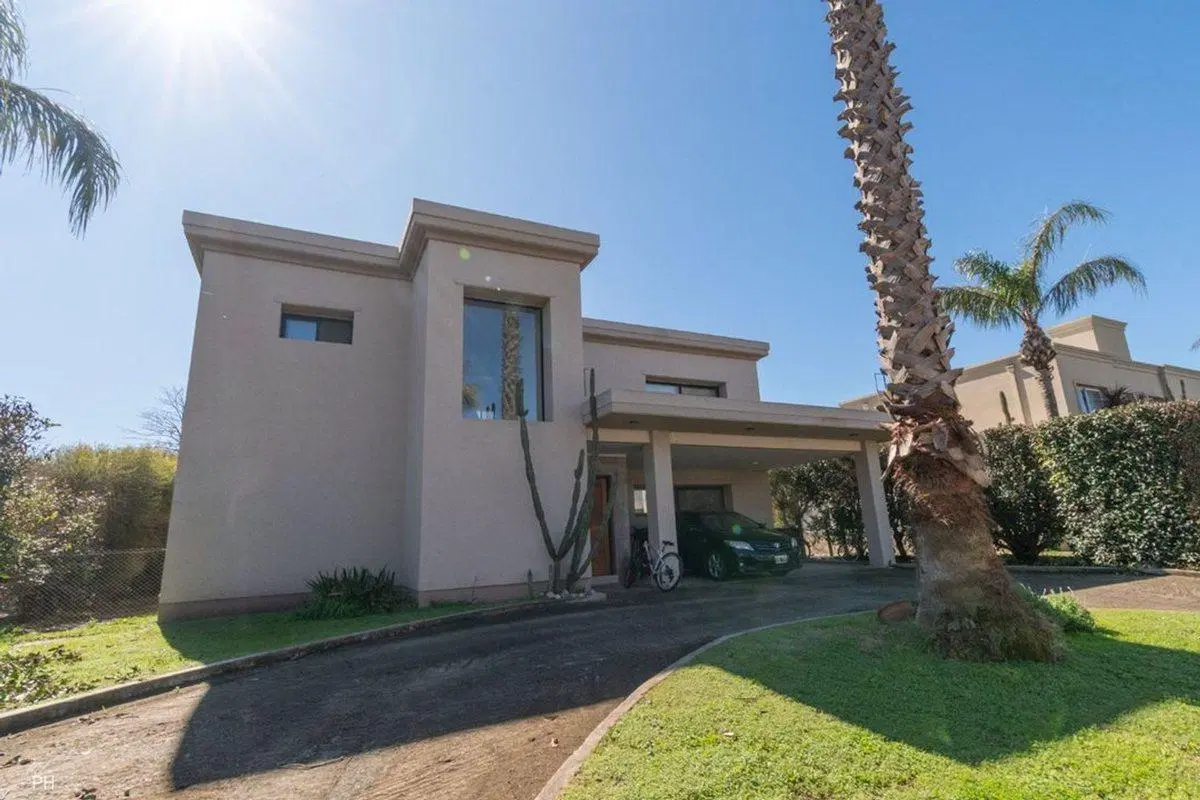 CASA EN VENTA FUNES HILLS - MIRAFLORES 3