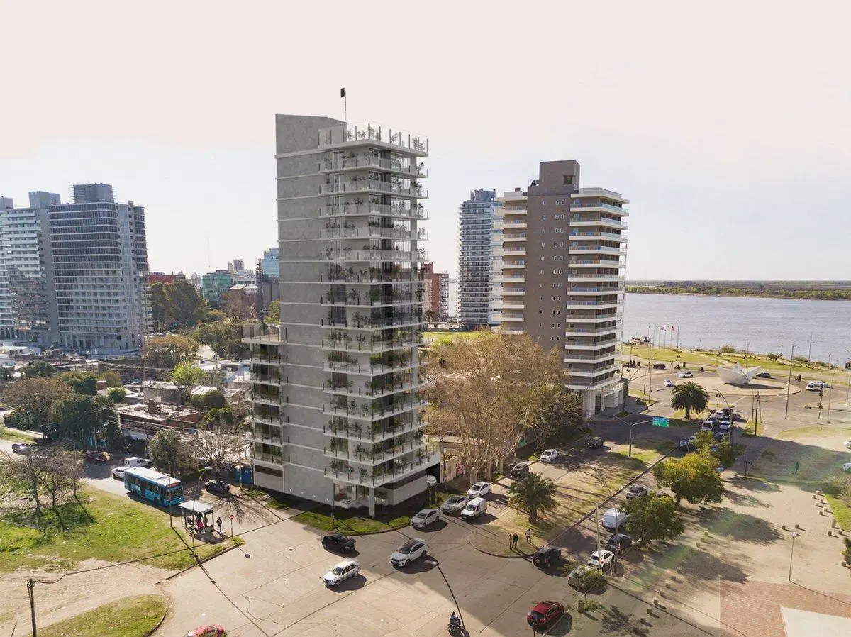 LOTE - CONSTRUCTORA EN VENTA ESQUINA FRANCIA/JUNIN 5