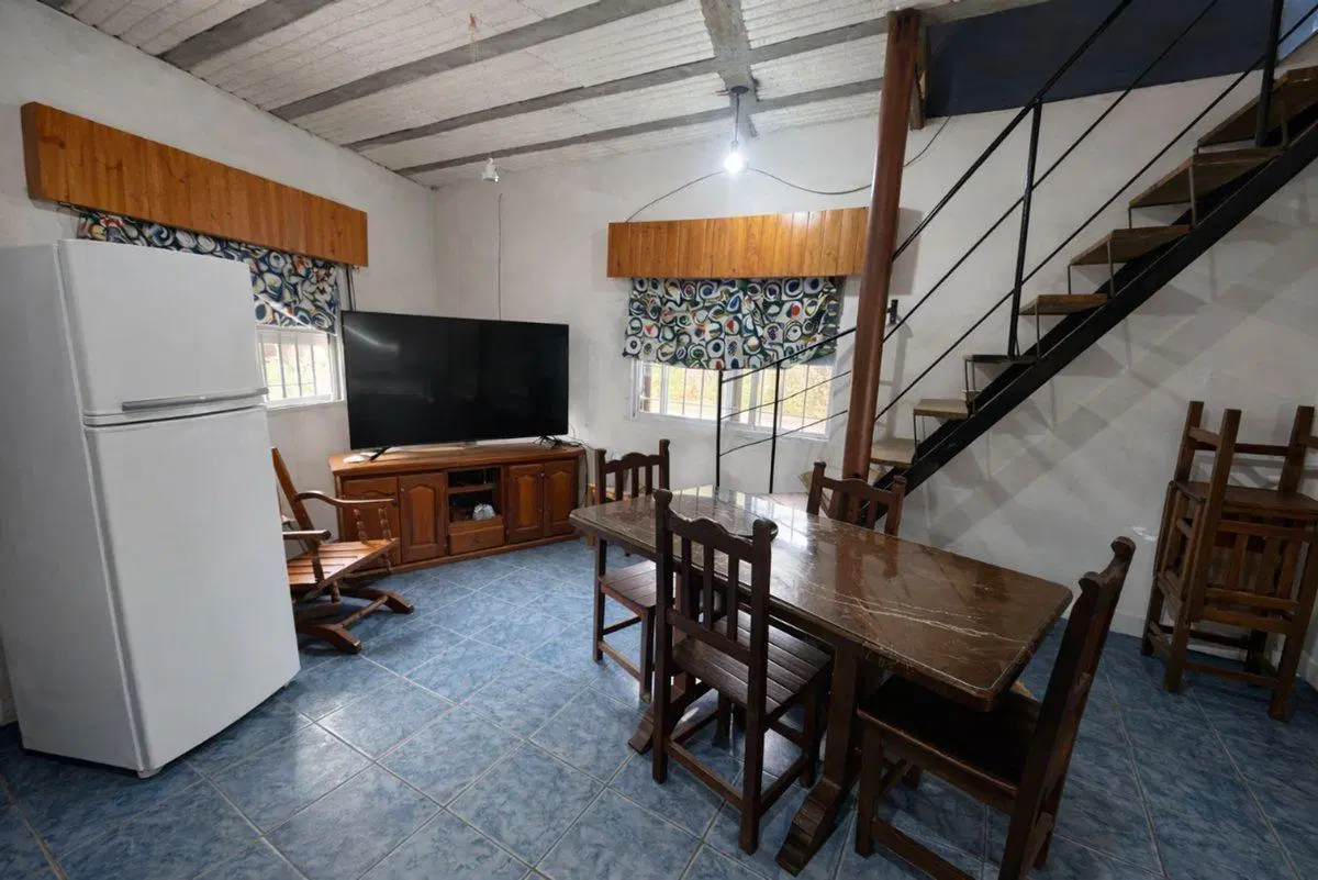 CASA DE 3 DORMITORIOS EN VENTA C/COCHERA 4