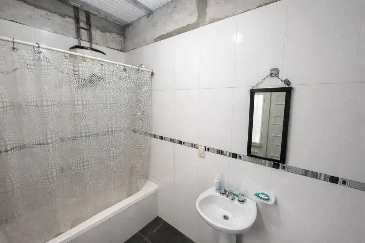 CASA DE 3 DORMITORIOS EN VENTA C/COCHERA 3