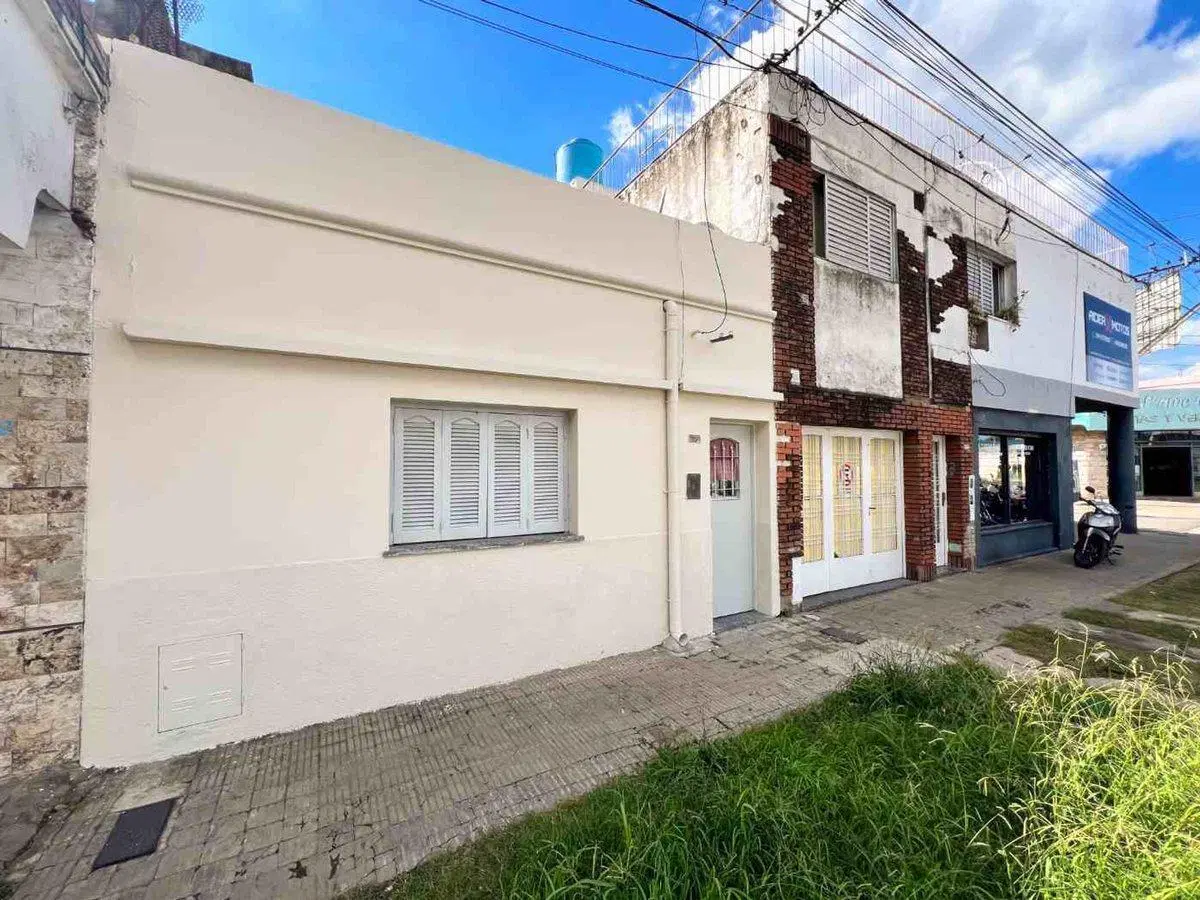 CASA 2 DORMITORIOS EN VENTA CON PATIO Y TERRAZA 4