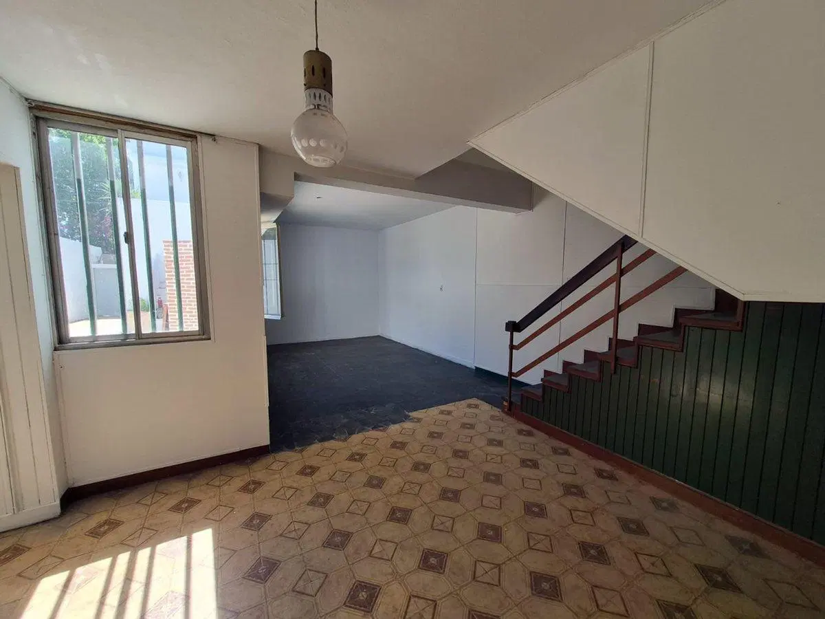 CASA DE 4 DORMITORIOS MÁS LOCAL COMERCIAL EN VENTA 4