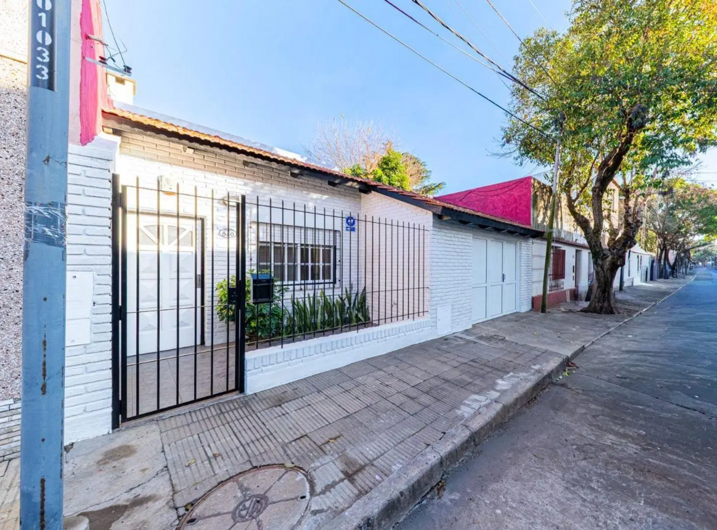 VENTA CASA 3 DORMITORIOS CON PATIO Y COCHERA 4
