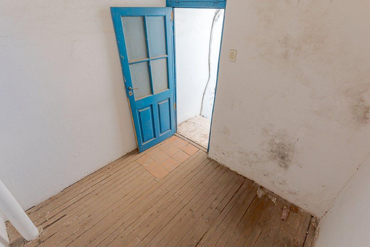 VENTA. CASA/LOTE PARA CONSTRUCTORA.9 DE JULIO 1700