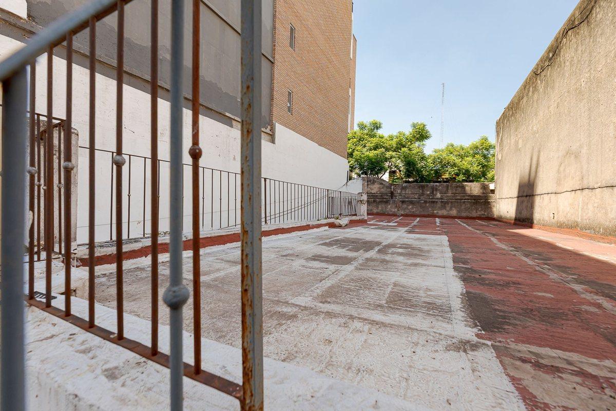 VENTA. CASA/LOTE PARA CONSTRUCTORA.9 DE JULIO 1700