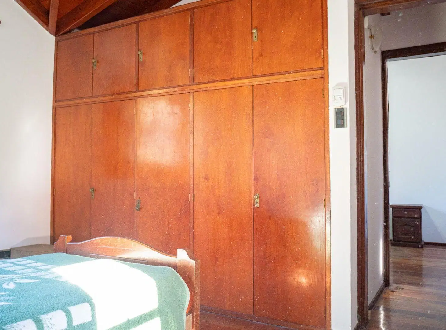 Venta Casa con Patio, Pileta y Terraza 3
