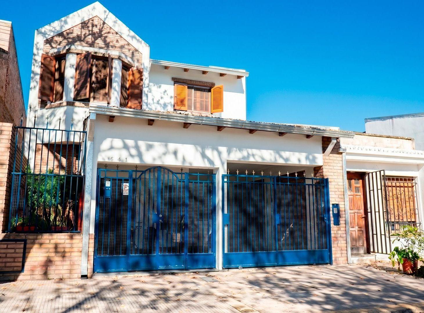 Venta Casa con Patio, Pileta y Terraza