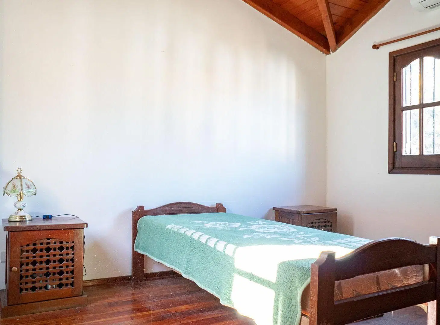 Venta Casa con Patio, Pileta y Terraza 4
