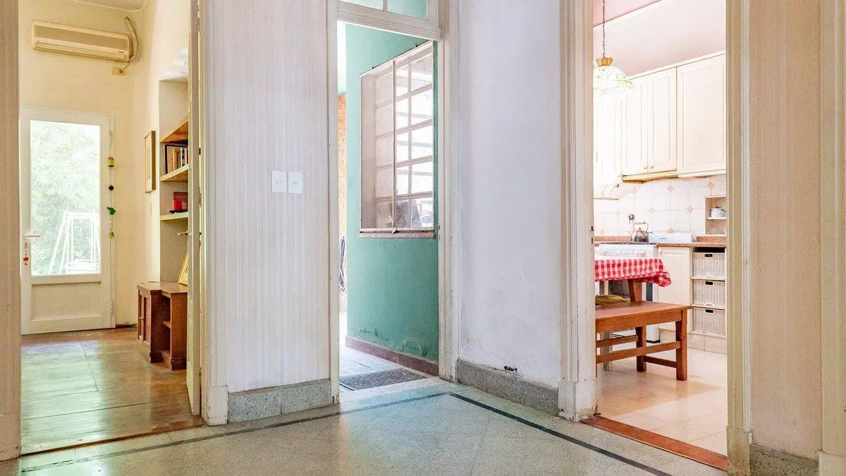 CASA 3 DORMI CON PATIO Y QUINCHO EN VENTA ABASTO 4