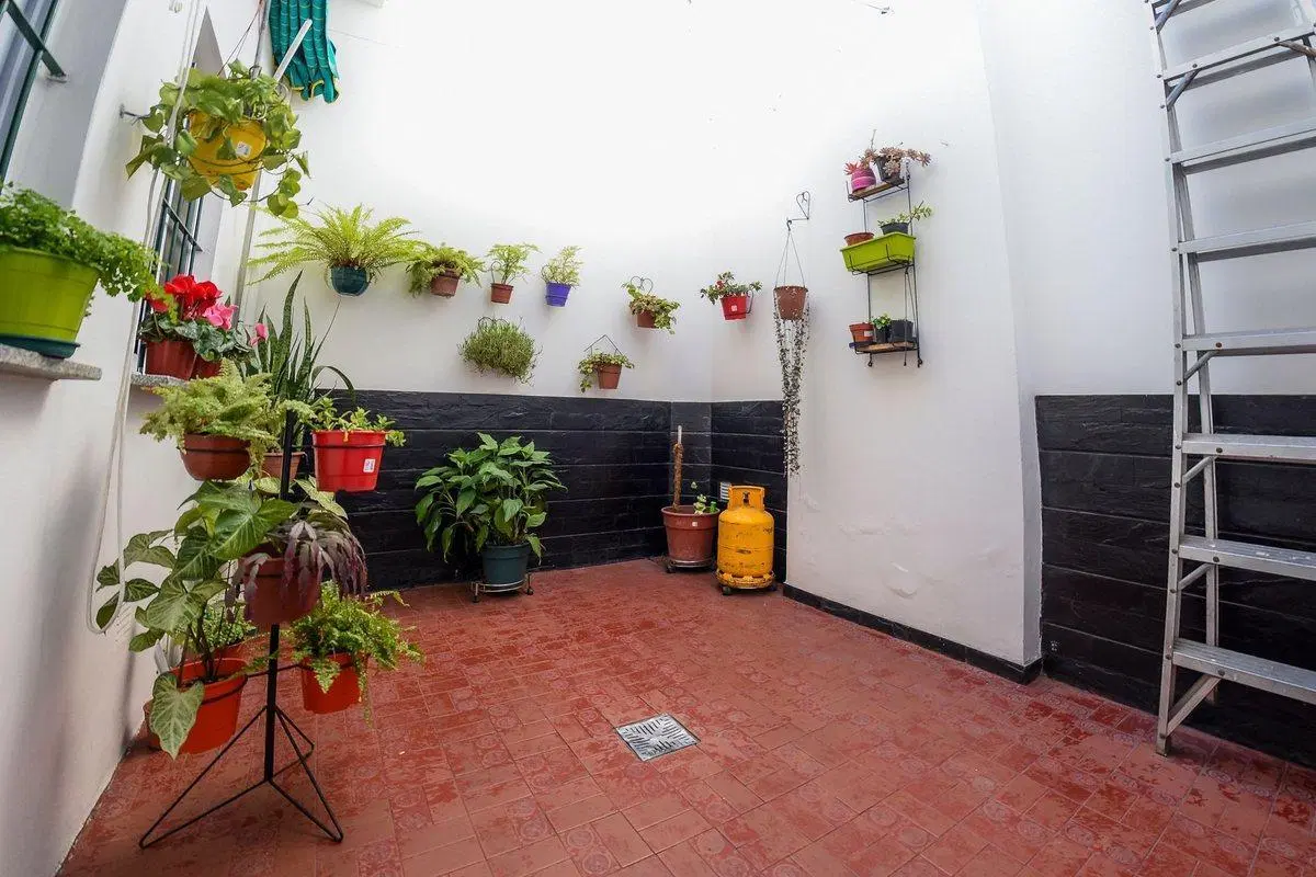 VENTA ! INCREIBLE CASA EN BARRIO AZCUENAGA ! 5