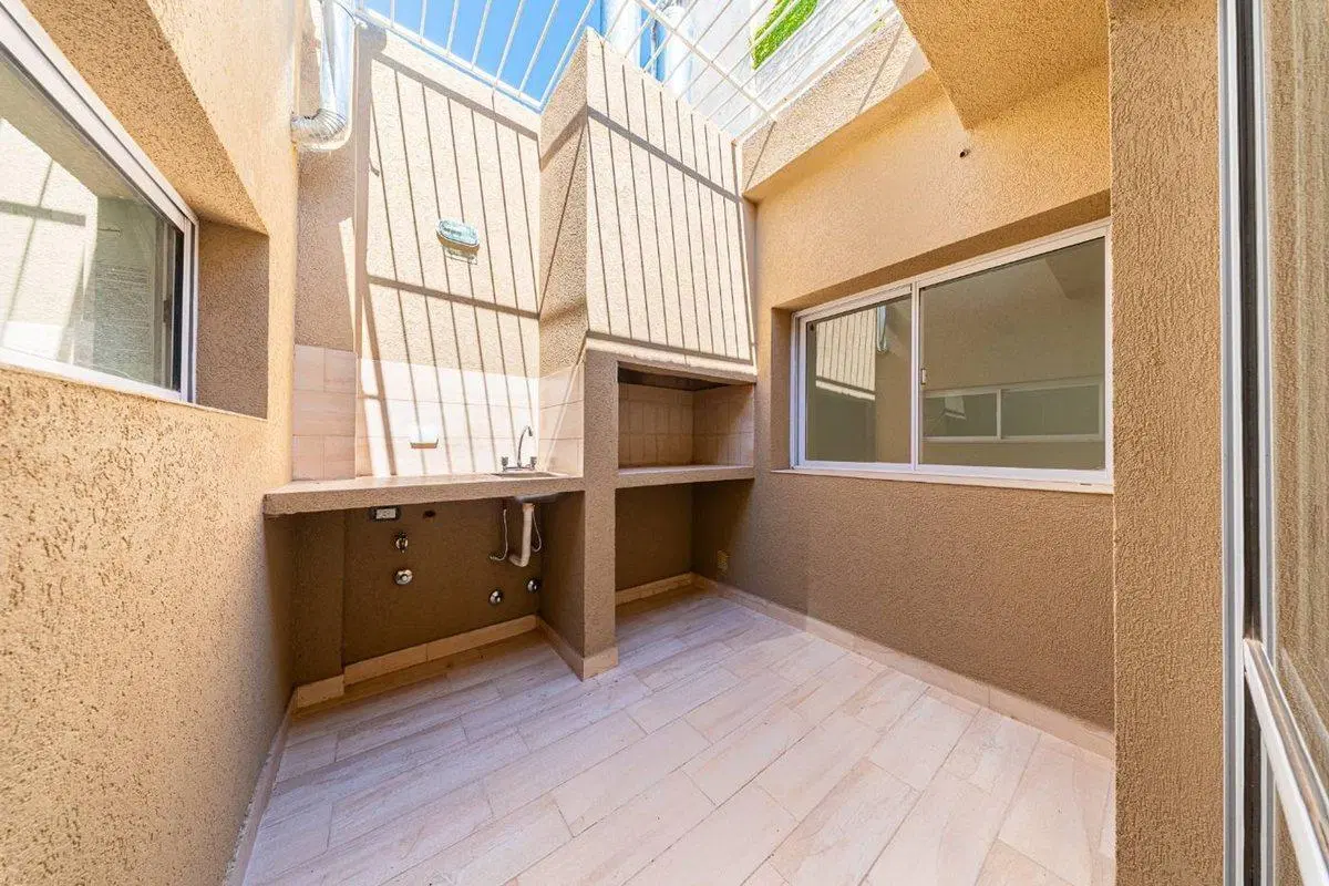 VENTA CASA PASILLO 2 DORMITORIOS NO PH  2 PATIOS 4