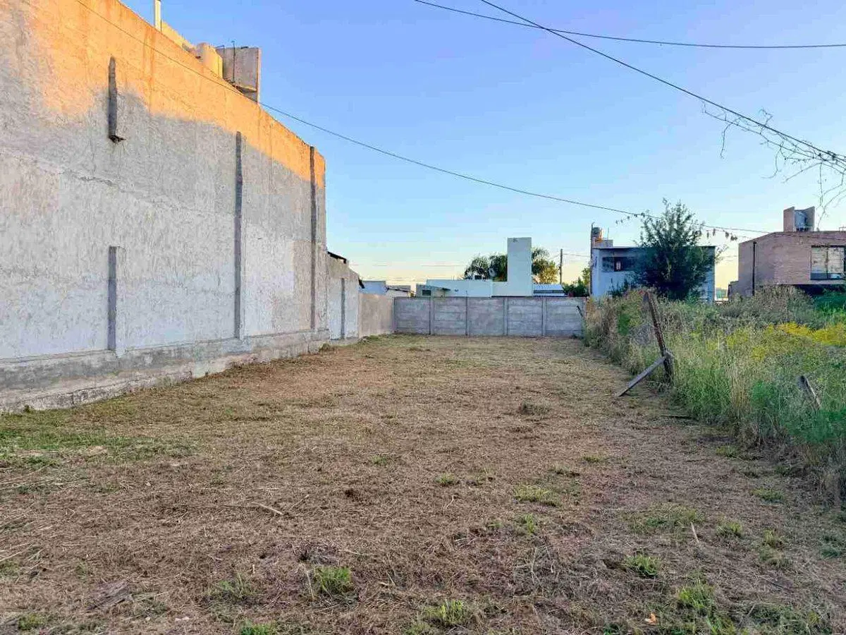 VENTA! TERRENO 270 M2 EN BARRIO TANGO 4