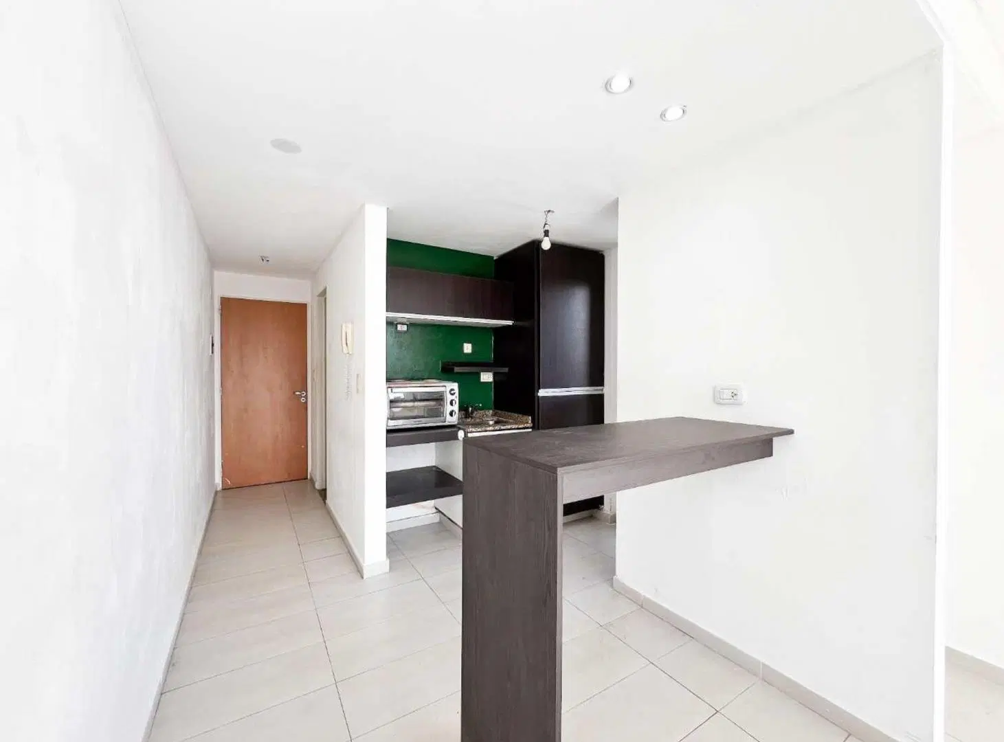 Monoambiente en venta con balcón - muy luminoso 3