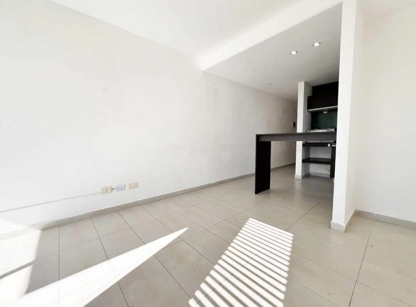 Monoambiente en venta con balcón - muy luminoso 5