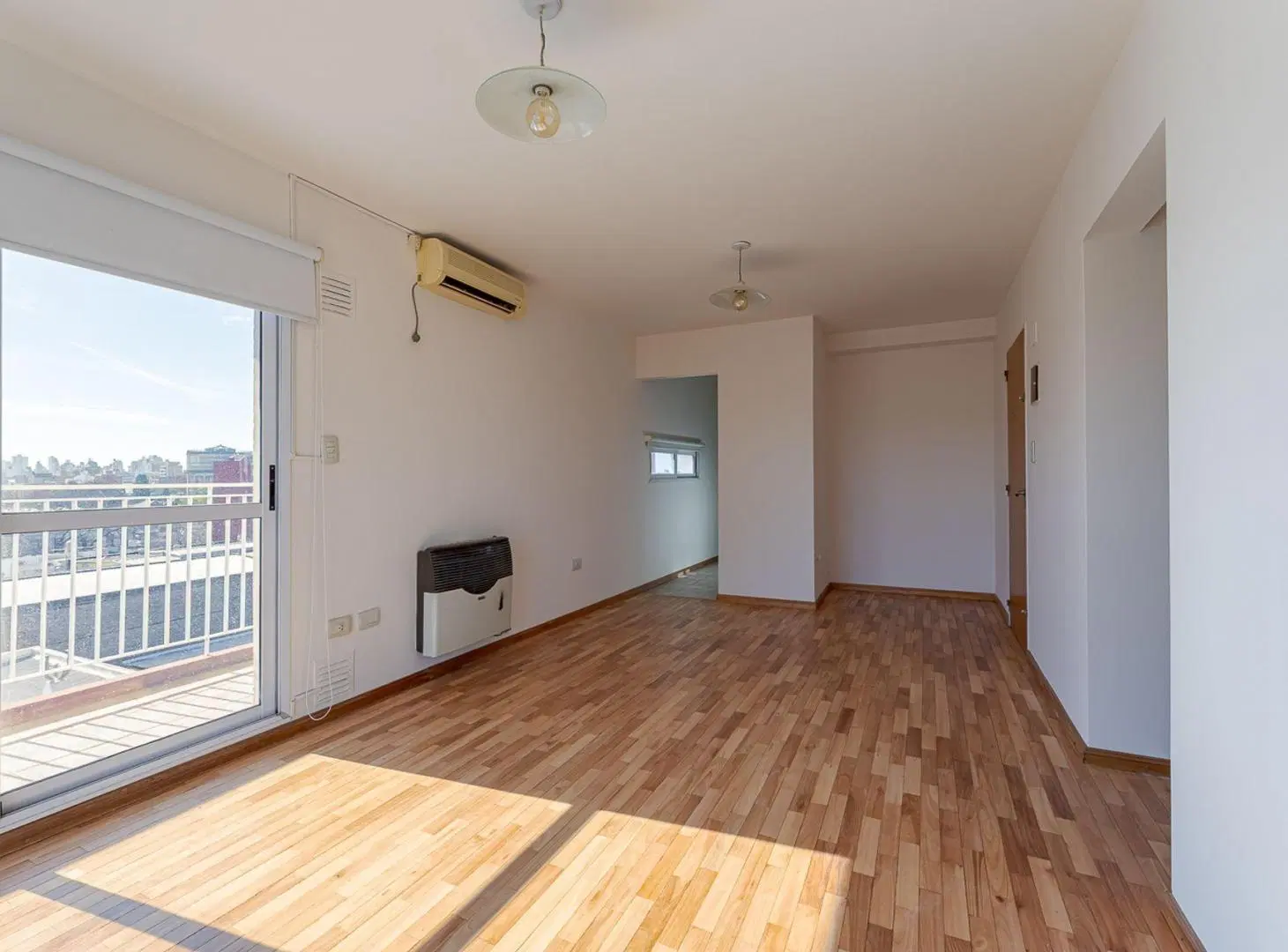 DEPTO 1 DORMITORIO EN VENTA DOBLE BALCÓN. LUMINOSO 3