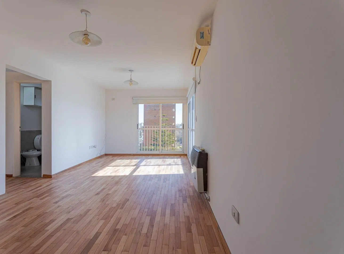 DEPTO 1 DORMITORIO EN VENTA DOBLE BALCÓN. LUMINOSO 4