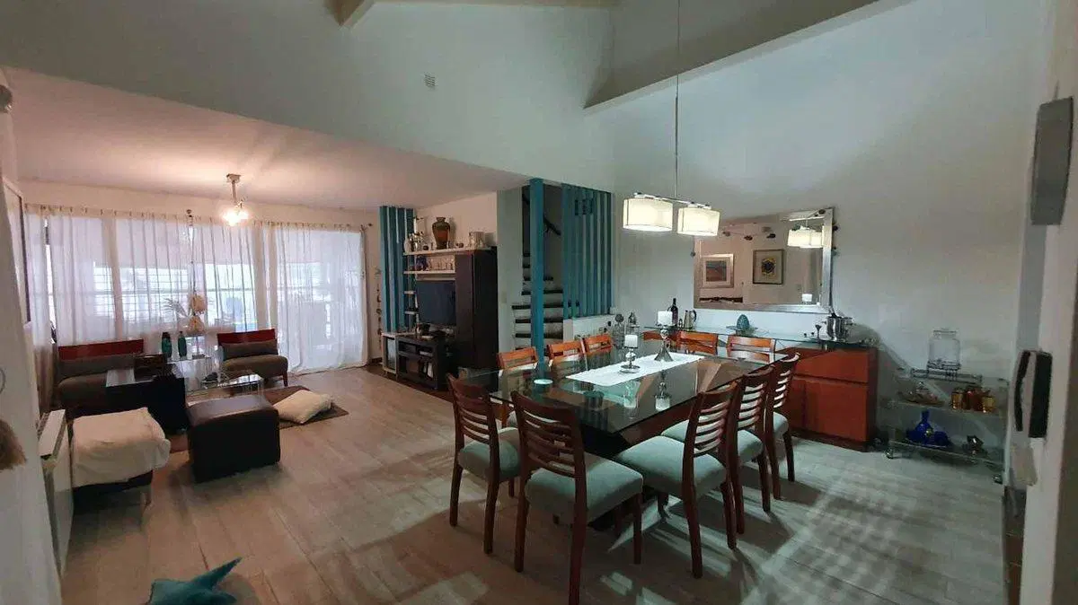 Casa 3 dormitorios en venta . Pileta. Alberdi río. 4