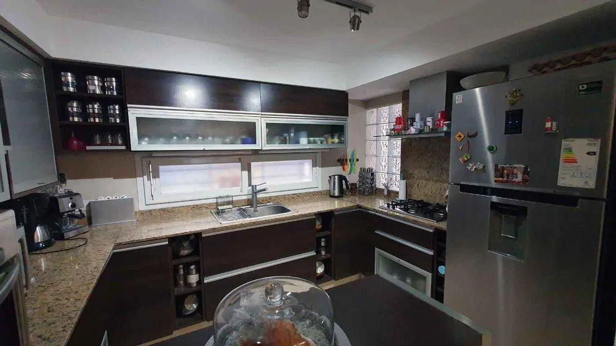 Casa 3 dormitorios en venta . Pileta. Alberdi río. 8