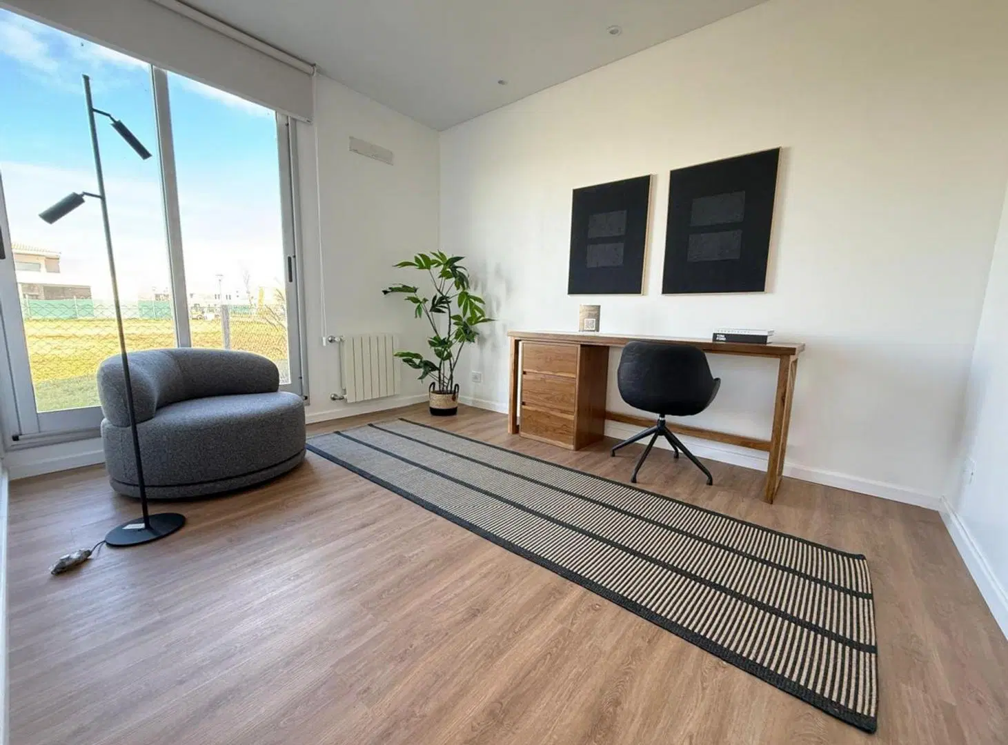 VENTA CASA 4 DORMITORIOS A ESTRENAR FRENTE SUR 2