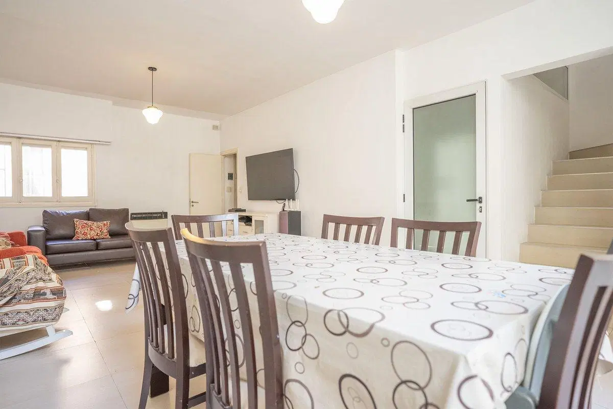 VENTA CASA 3 DORMITORIOS CON COCHERA EN LOURDES 3