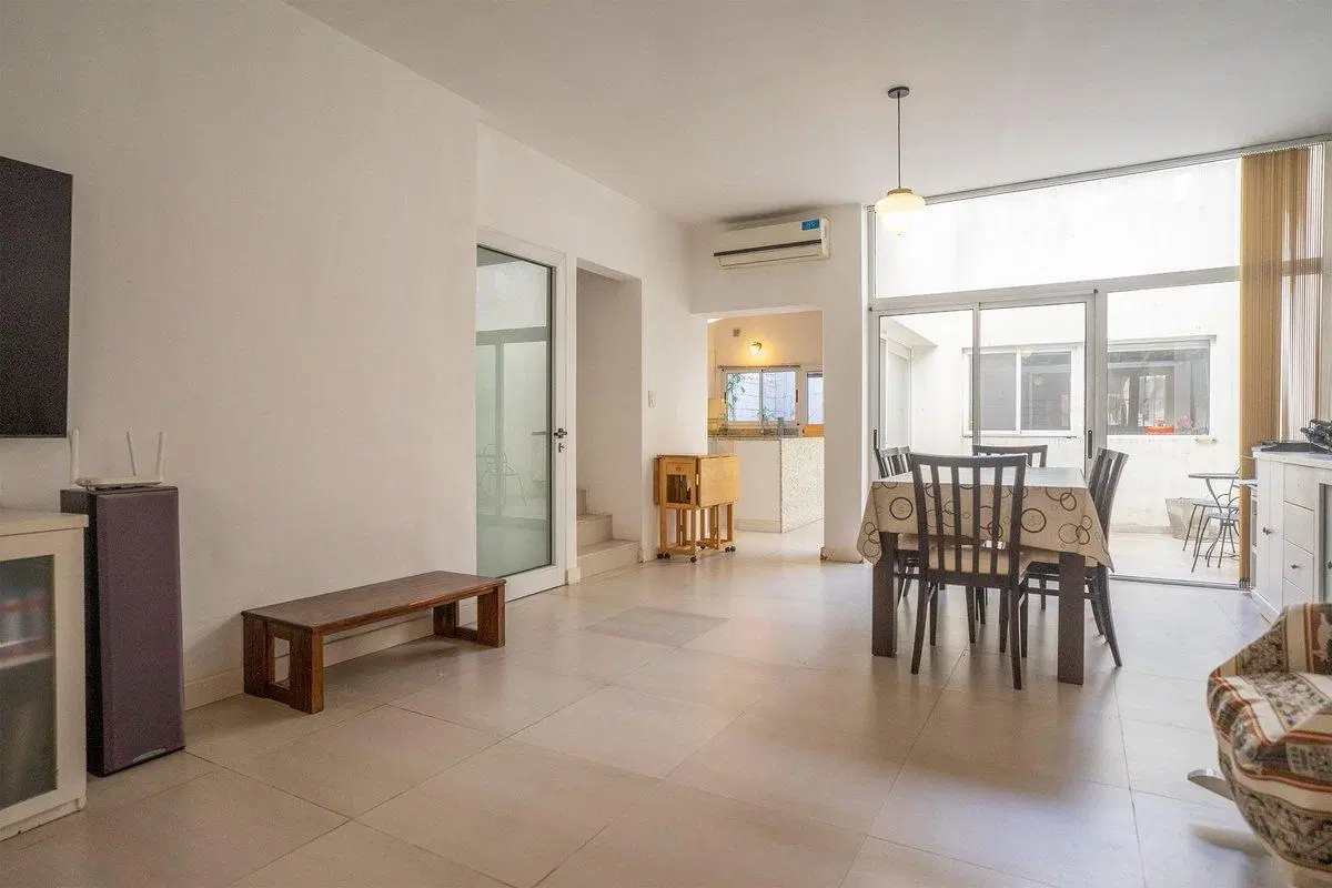 VENTA CASA 3 DORMITORIOS CON COCHERA EN LOURDES 2
