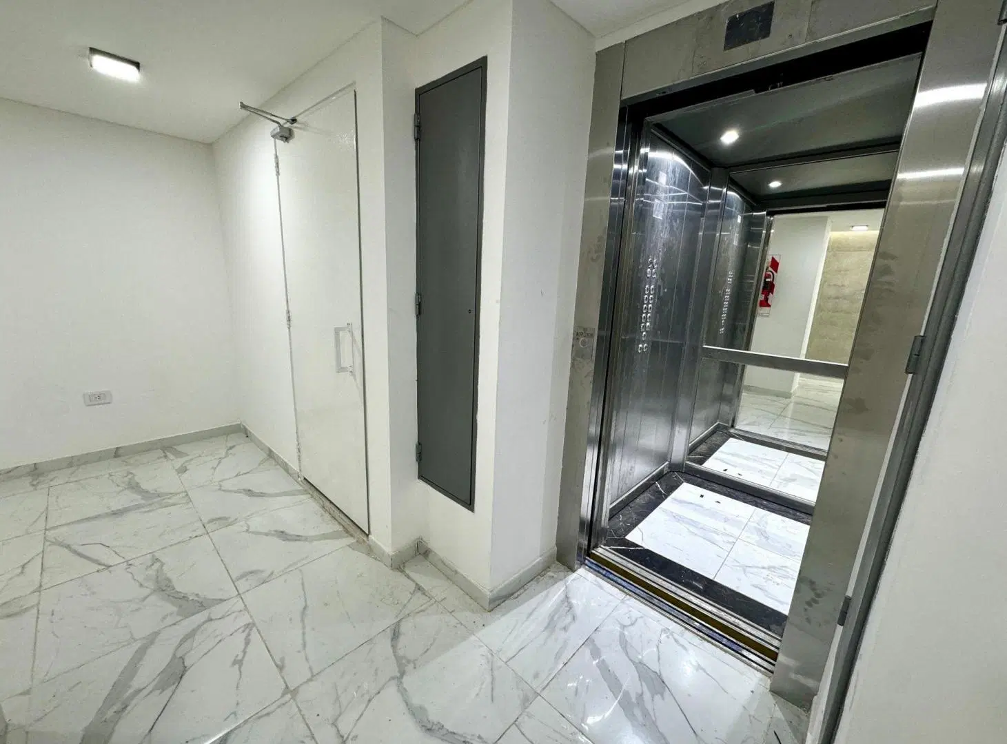 COCHERA EN VENTA BARRIO MARTIN 4