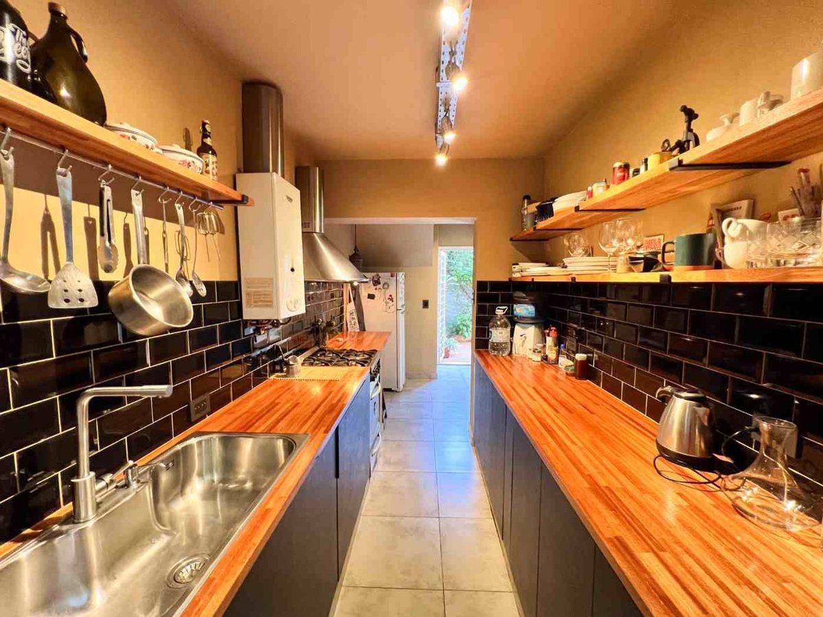 Foto de PH 3 DORMITORIOS EN VENTA A MTS DE AV PELLEGRINI, imagen 5